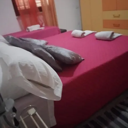 Alloggio in famiglia Tripla Con Bagno Privato E Aria Condizionata *